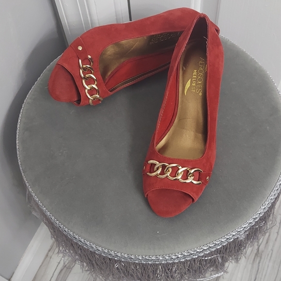 CHAIN EMBELLISHMENT❤️Aerosoles/Suede Shoes.❤ NWOT - Picture 8 of 9